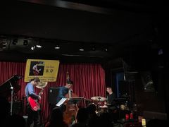-东岸Cafe 爵士俱乐部