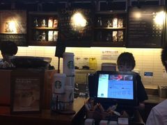 iphone_upload_pic-星巴克(上海虹桥站2A检票口)