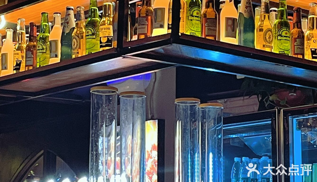 [加油]人间烟火气➖宵夜走起木屋烤吧❗️❗️