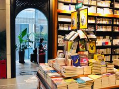 -西西弗书店&矢量咖啡(凯德晶萃广场店)