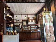 -Le Banneton Café French Bakery