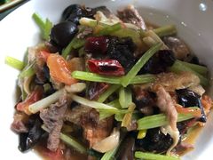 -丁里羊肉小镇(天鹅湖总店)