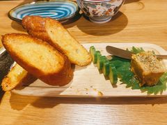 蒜香法棍佐秘制鸡肝酱-小隐(淮海路店)