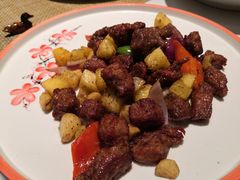 奶香牛肉烤菠萝-同喜烤鸭店(光芒店)