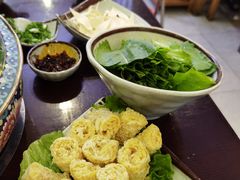 -毛辣果·贵州红酸汤牛肉火锅(西单店)