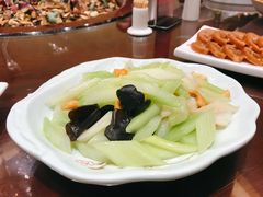 腰果西芹炒百合-红樱桃·新派辽菜(北行店)