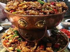 -沪小二炭火蛙锅(淮海中路美食不夜城店)