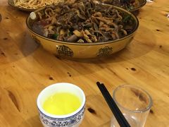 -一品红烧鸭特色川菜(三岔湖店)