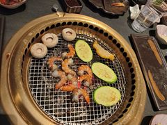 -铭牛烧肉·和牛海鲜自助(高新月牙湖店)