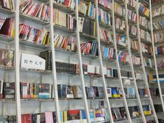 -钟书阁(松江泰晤士小镇店)