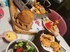 -水桶王国主题餐厅·聚会·生日派对·亲子活动·家庭套餐(亚龙湾希尔顿店)