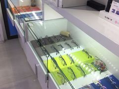 -提一眼镜·蔡司·依视路(小寨店)