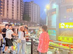 -观音桥步行街