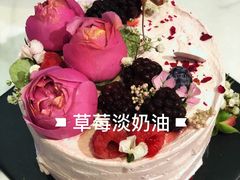 -小苍兰风铃草·礼物蛋糕(沈阳店)