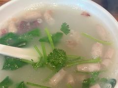 -老天桥酱肉烧饼夹肘子(天桥店)