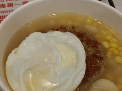 猪柳蛋扭扭粉-麦当劳(新濠影汇店)