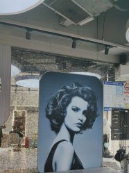 -PE SALON 