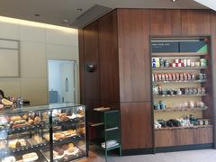 面包甜点陈列柜-星巴克(深圳欢乐颂店)