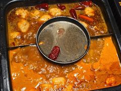 -老牌坊云南鱼豆花火锅(哈西万达店)