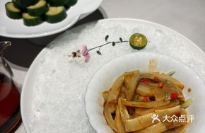 Stir-fried Fish Lips Strips