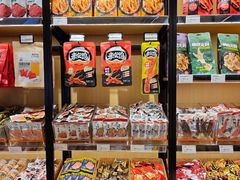 -来伊份(新环广场新环西路店)