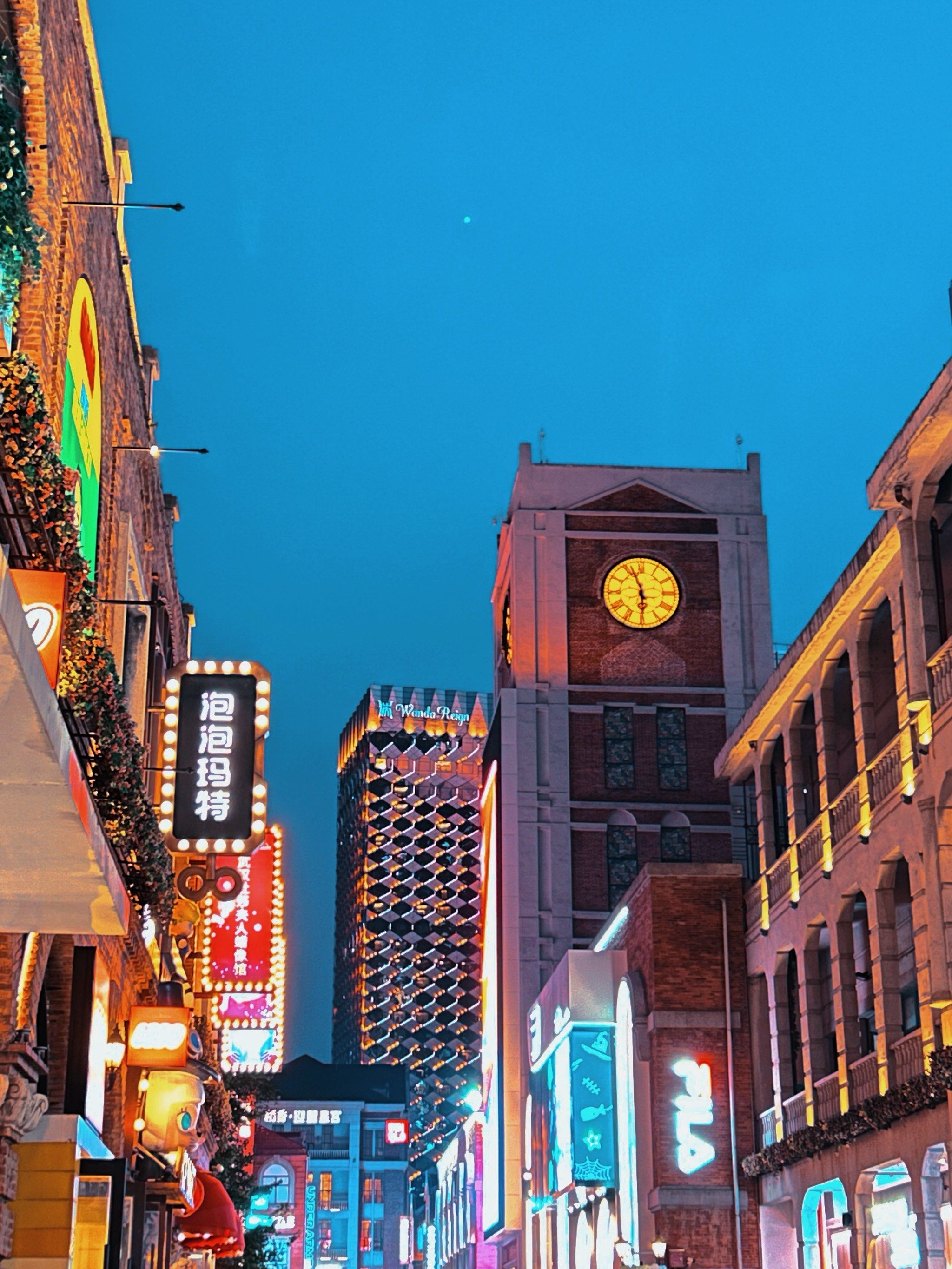 武汉楚河汉街真的太好拍了!太适合出差的朋友了