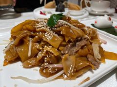 避风塘干炒牛河-十二粤味·顺德菜·烧鹅点心(五四广场店)