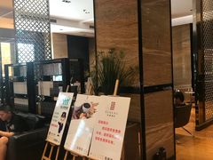 -武汉光谷广场杨家湾地铁站怡程酒店