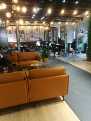 -FRIDAY星期五专业美发沙龙