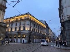 -文艺复兴百货(米兰大教堂广场店)