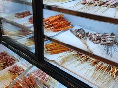 -哈尔滨小酒馆·鲜肉现穿自助烧烤(康新花园店)