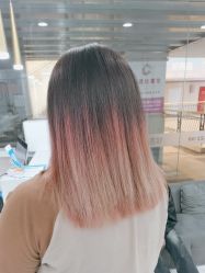 -镁连社·美联社