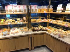 面包甜点陈列柜-美俪家族(江南摩尔店)