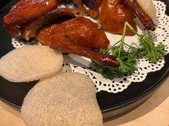 秘制脆皮乳鸽-避风塘(百联东郊店)