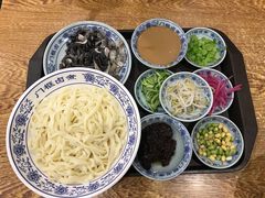 老北京炸酱面-门框胡同百年卤煮(新街口店)