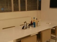 -卡罗酒店(东门晒布地铁站店)