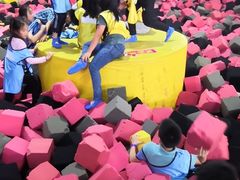 -嘿哟动霸CHUA·新潮玩运动娱乐中心·蹦床滑冰团建乐园