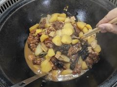 -哈尔滨烧烤·山河村铁锅炖(交大店)