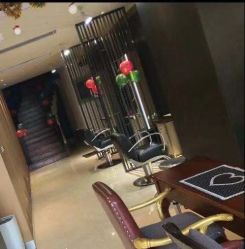 -苑苑发型设计