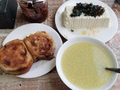 小米粥-宝瑞门钉肉饼店