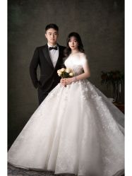 -雪中彩影婚纱摄影·微光艺术中心