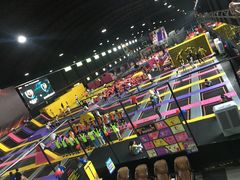 -嘿哟动霸CHUA·新潮玩运动娱乐中心·蹦床滑冰团建乐园