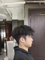 -藤野造型烫发染发