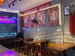 -爆炸头阿姨小四川正宗川味小吃(无任何分店)