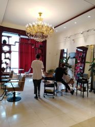 -Hello Lady发型设计