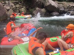 -安吉龙王山峡谷漂流