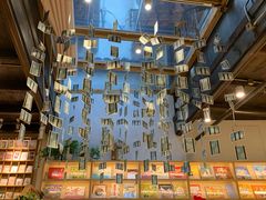 -猫的天空之城概念书店(杭州南宋御街店)