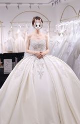 -予白婚纱礼服馆