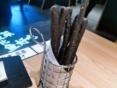蘸汤吃的黑油条-新太二·鲜料川菜(晶耀前滩店)