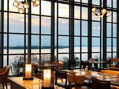 靠窗位-新食谱全日制餐厅·苏州苏州湾艾美酒店